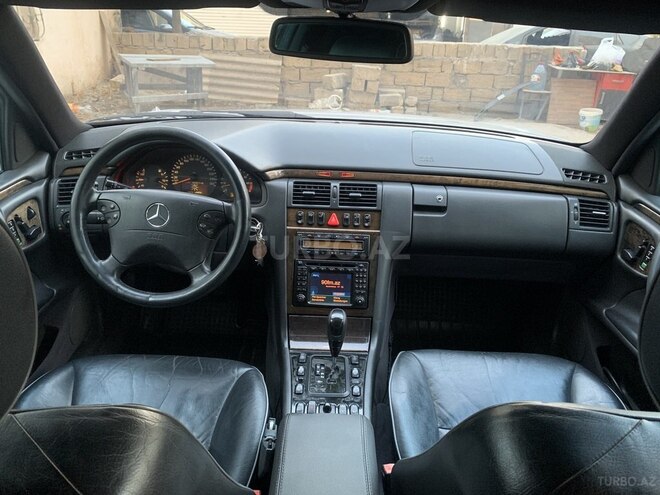 Mercedes E 430 2001, 211,872 km - 4.3 l - Bakı
