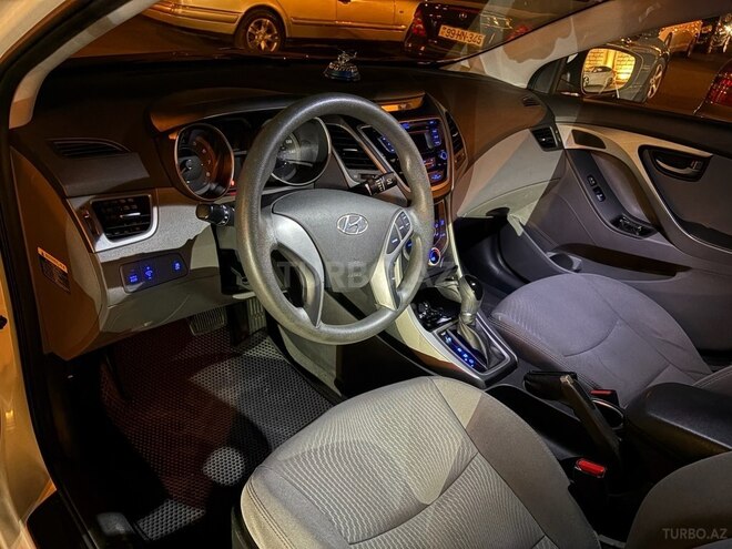 Hyundai Elantra 2015, 141,000 km - 1.8 л - Bakı