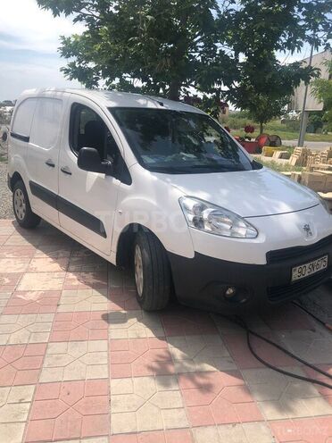 Peugeot Partner 2013, 330,000 km - 1.6 л - İmişli