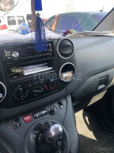 Peugeot Partner 2013, 330,000 km - 1.6 л - İmişli