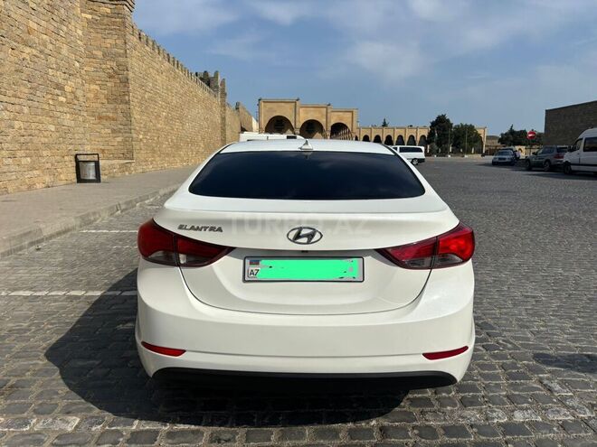Hyundai Elantra 2015, 157,716 km - 1.8 l - Bakı