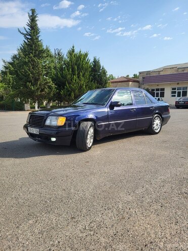 Mercedes E 250 1994, 450,000 km - 2.5 l - Beyləqan