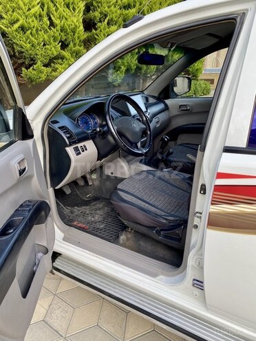 Mitsubishi L200 2007, 330,600 km - 2.5 l - Bakı