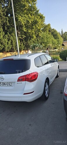 Opel Astra 2011, 323,000 km - 1.3 l - Mingəçevir