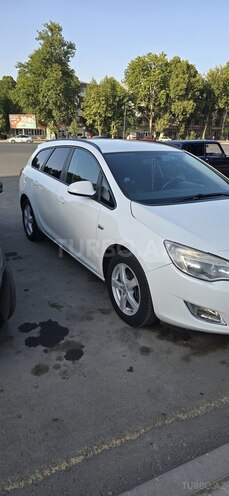 Opel Astra 2011, 323,000 km - 1.3 l - Mingəçevir