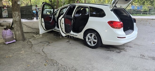 Opel Astra 2011, 323,000 km - 1.3 l - Mingəçevir