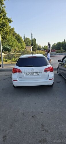Opel Astra 2011, 323,000 km - 1.3 l - Mingəçevir