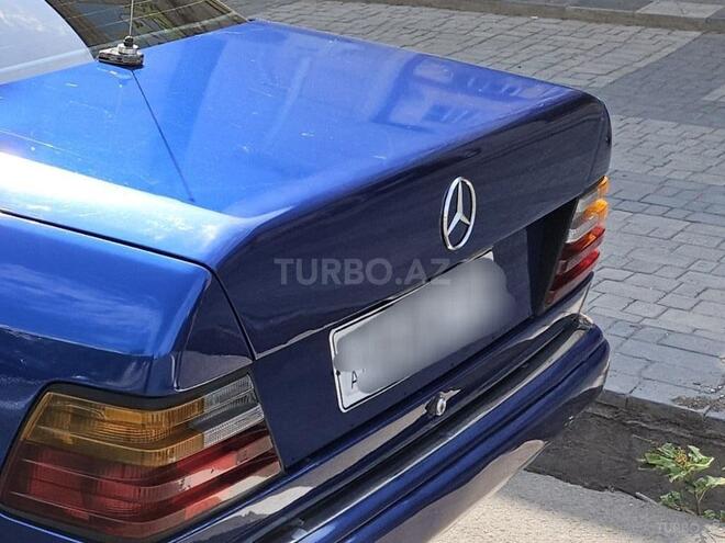 Mercedes E 250 1993, 241,000 km - 2.5 l - Bakı