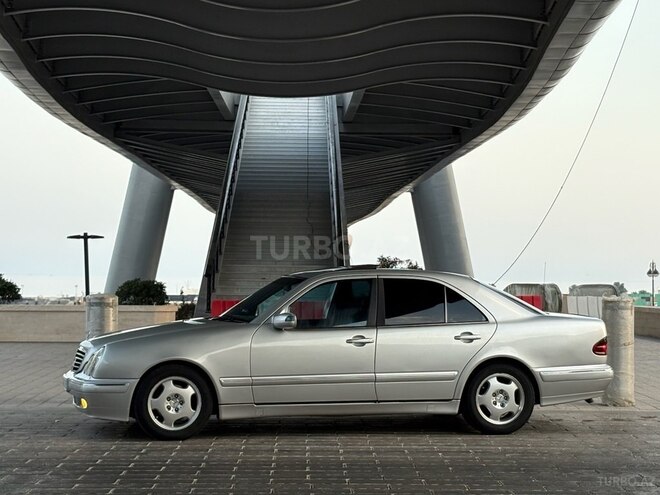 Mercedes E 320 2000, 680,000 km - 3.2 l - Bakı