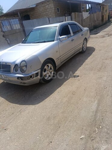 Mercedes E 300 d 1997, 555,555 km - 3.0 l - Salyan