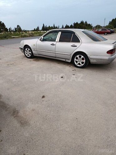 Mercedes E 300 d 1997, 555,555 km - 3.0 l - Salyan