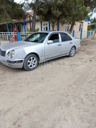 Mercedes E 300 d 1997, 555,555 km - 3.0 l - Salyan