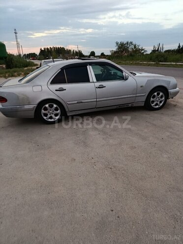 Mercedes E 300 d 1997, 555,555 km - 3.0 l - Salyan