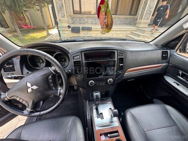 Mitsubishi Pajero 2011, 193,000 km - 3.5 л - Gəncə