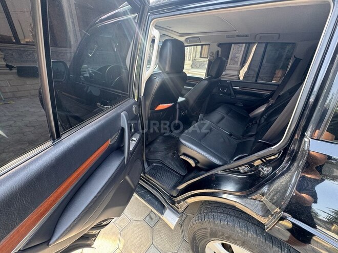 Mitsubishi Pajero 2011, 193,000 km - 3.5 л - Gəncə