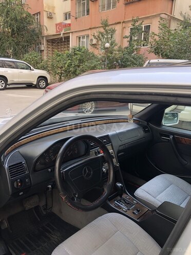 Mercedes C 200 1998, 320,000 km - 2.0 л - Bakı