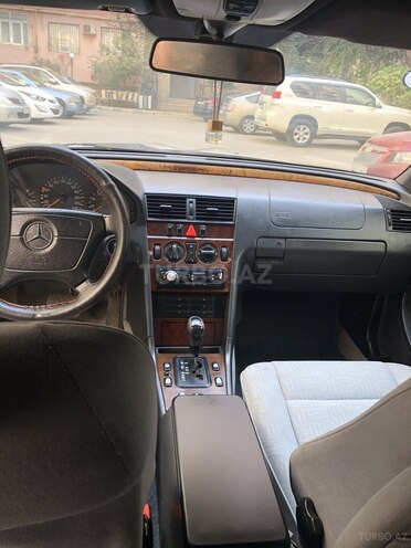 Mercedes C 200 1998, 320,000 km - 2.0 л - Bakı