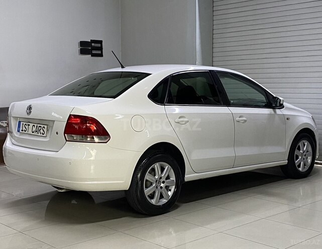 Volkswagen Polo 2013, 145,000 km - 1.6 l - Sumqayıt