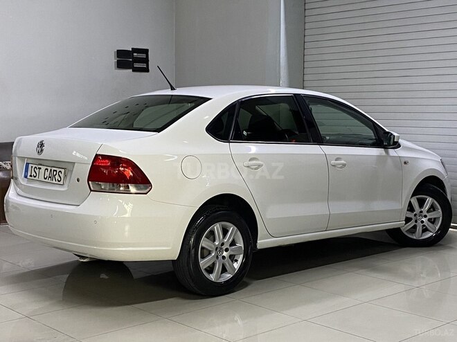 Volkswagen Polo 2013, 145,000 km - 1.6 l - Sumqayıt