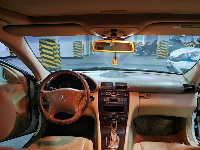 Mercedes  2002, 256,950 km - 2.6 л - Bakı