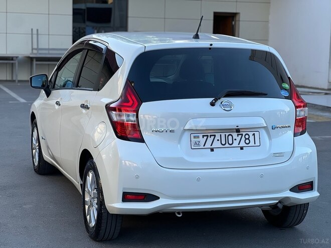 Nissan Note-5