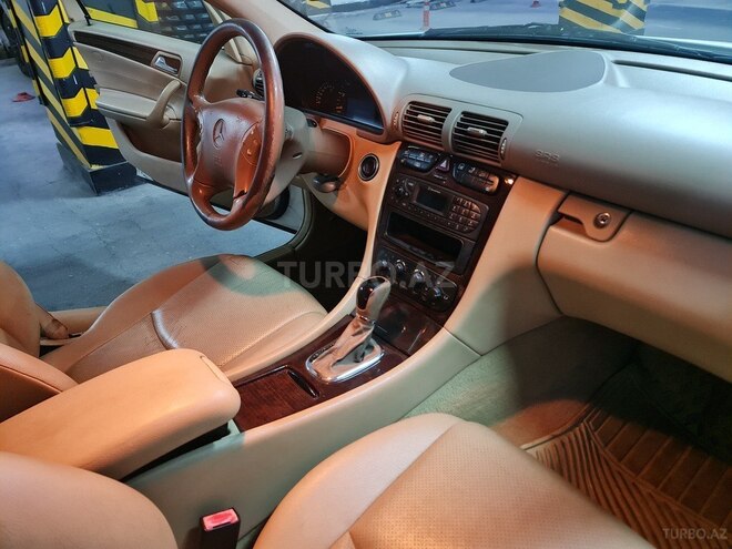 Mercedes  2002, 256,950 km - 2.6 л - Bakı