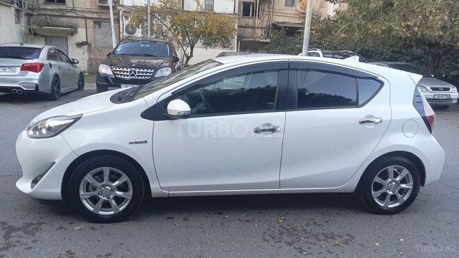 Toyota Aqua 2018, 125,000 km - 1.5 l - Bakı