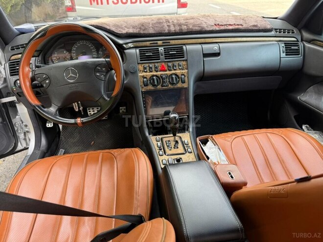 Mercedes E 270 1999, 238,328 km - 2.7 l - Bakı