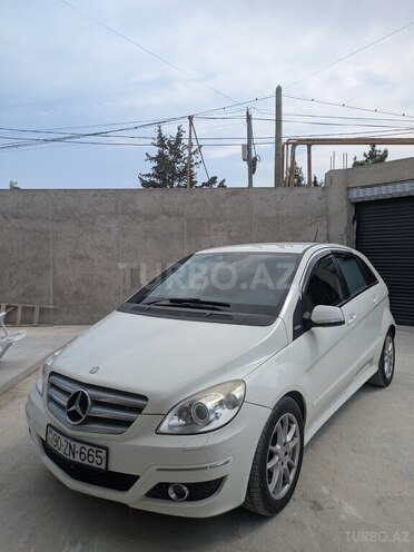 Mercedes B 180 2011, 126,000 km - 1.7 л - Bakı