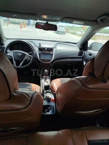 Hyundai Accent-3