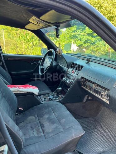 Mercedes C 300 2006, 285,000 km - 3.0 l - Ağcabədi