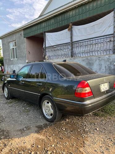 Mercedes C 300 2006, 285,000 km - 3.0 l - Ağcabədi