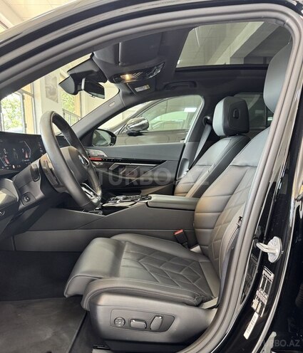 BMW 520 2023, 33,000 km - 2.0 l - Bakı