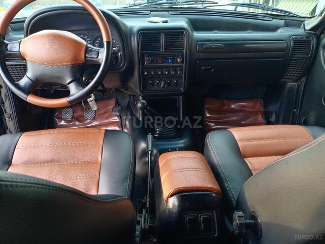 GAZ 24 1979, 400,000 km - 2.5 l - Salyan