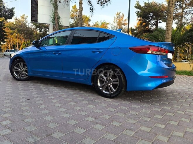 Hyundai Elantra 2017, 198,123 km - 2.0 л - Şirvan