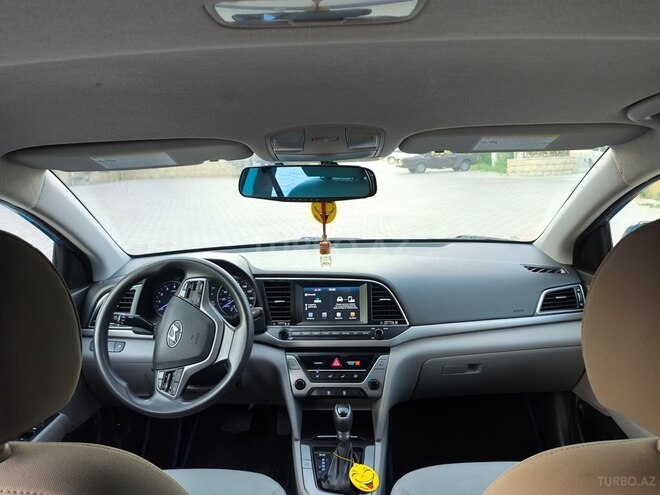 Hyundai Elantra 2017, 198,123 km - 2.0 л - Şirvan
