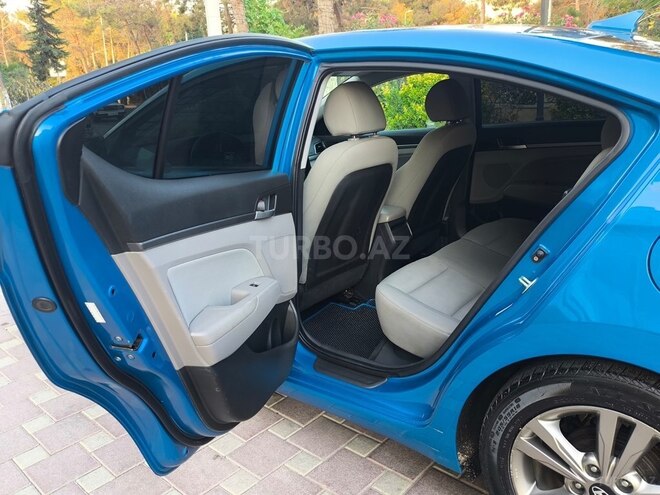 Hyundai Elantra 2017, 198,123 km - 2.0 л - Şirvan