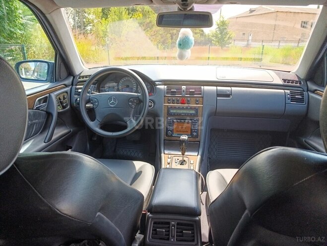 Mercedes E 220 d 2001, 320,000 km - 2.2 л - Masallı