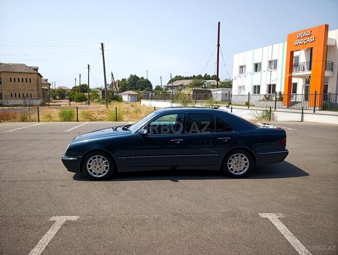 Mercedes E 220 d 2001, 320,000 km - 2.2 л - Masallı