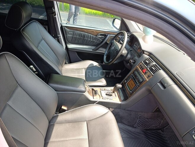 Mercedes E 220 d 2001, 320,000 km - 2.2 л - Masallı