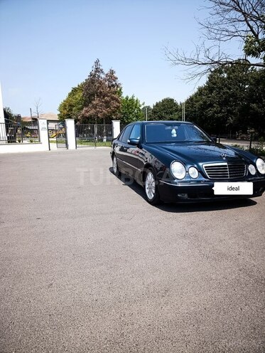 Mercedes E 220 d 2001, 320,000 km - 2.2 л - Masallı
