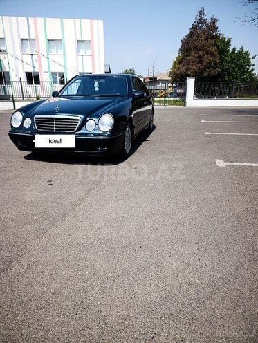 Mercedes E 220 d 2001, 320,000 km - 2.2 л - Masallı