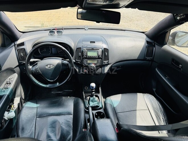 Hyundai i30 2009, 313,000 km - 1.6 l - Biləsuvar