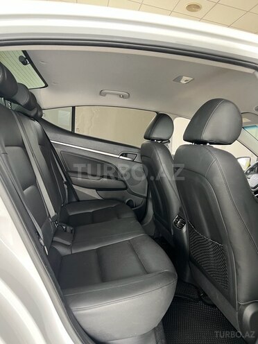 Hyundai Avante 2015, 160,000 km - 1.6 л - Bakı