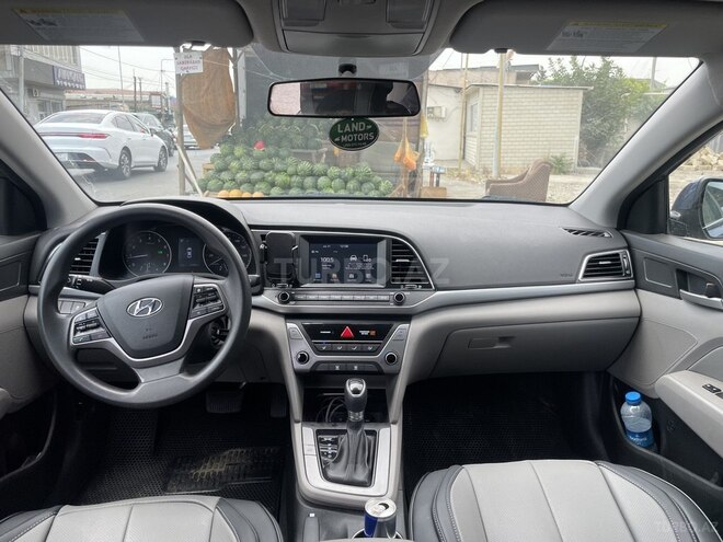 Hyundai Elantra 2018, 147,738 km - 2.0 l - Bakı