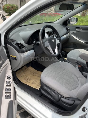 Hyundai Accent 2015, 99,000 km - 1.6 l - Bakı