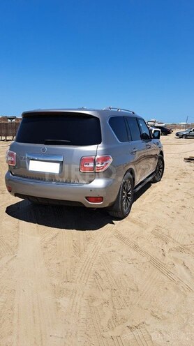 Nissan Patrol 2011, 220,000 km - 5.6 l - Bakı