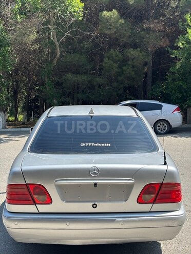 Mercedes E 240 1999, 427,000 km - 2.4 l - Sumqayıt