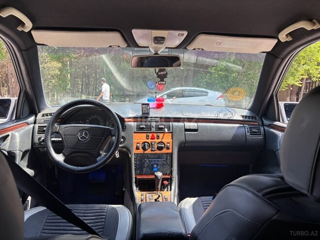 Mercedes E 240 1999, 427,000 km - 2.4 l - Sumqayıt