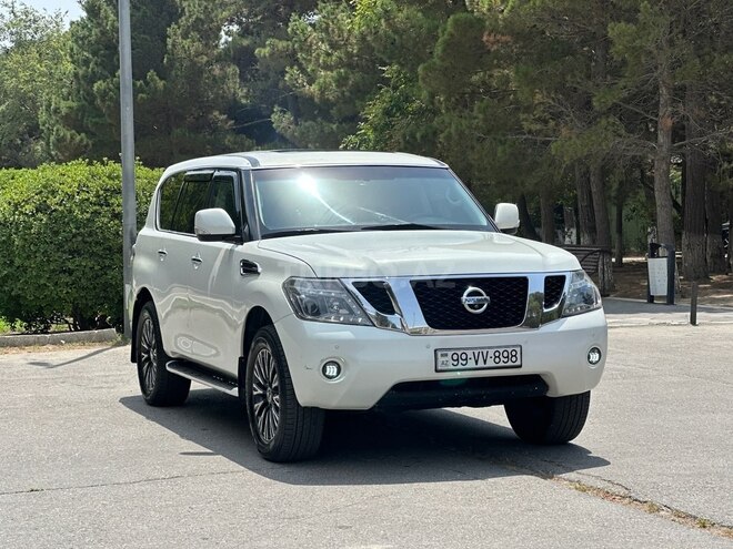 Nissan Patrol 2010, 257,000 km - 5.6 l - Sumqayıt